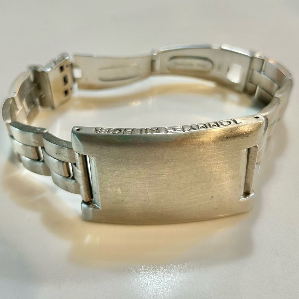Tommy Hilfiger Unisex Bracelet
Stainless Steel Watchband Look - Picture 4 of 16